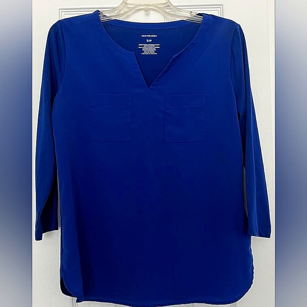 Van Huesen size small blue 3/4 sleeve shirt